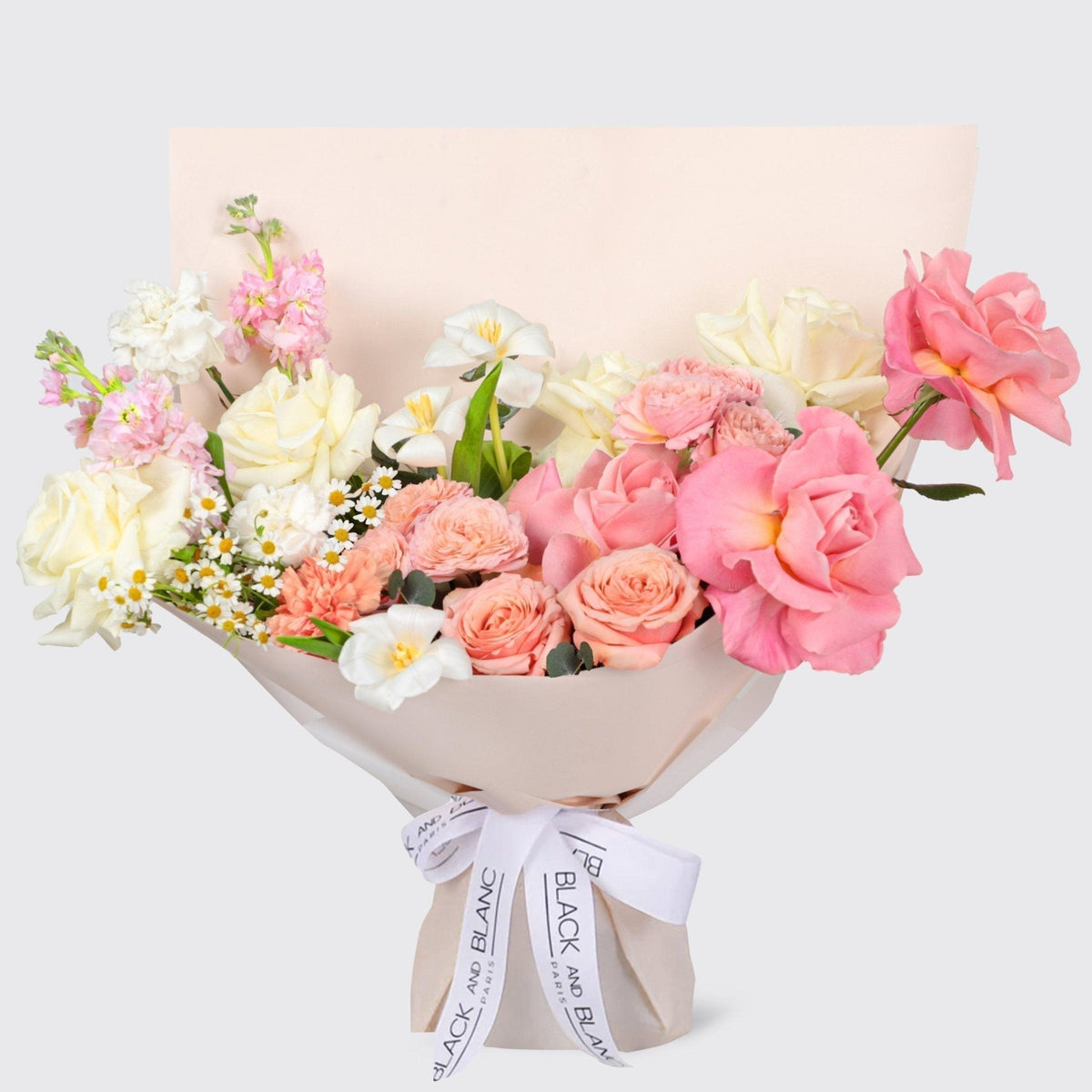 Graceful Bloom Bouq - BLACK AND BLANC