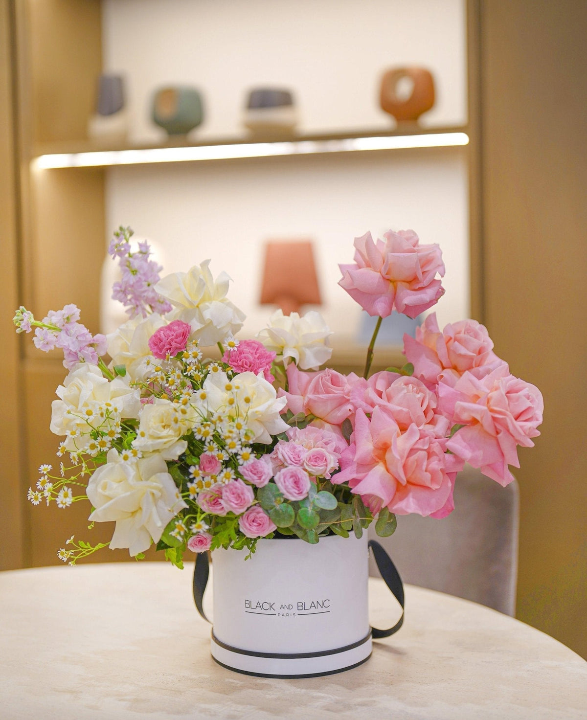 Graceful Bloom in Box - BLACK AND BLANC