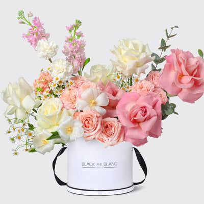 Graceful Bloom in Box - BLACK AND BLANC