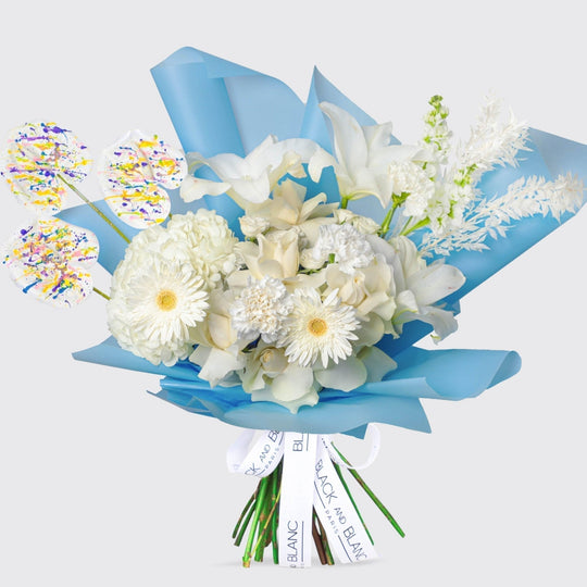 Ivory Elegance Bouquet - BLACK AND BLANC