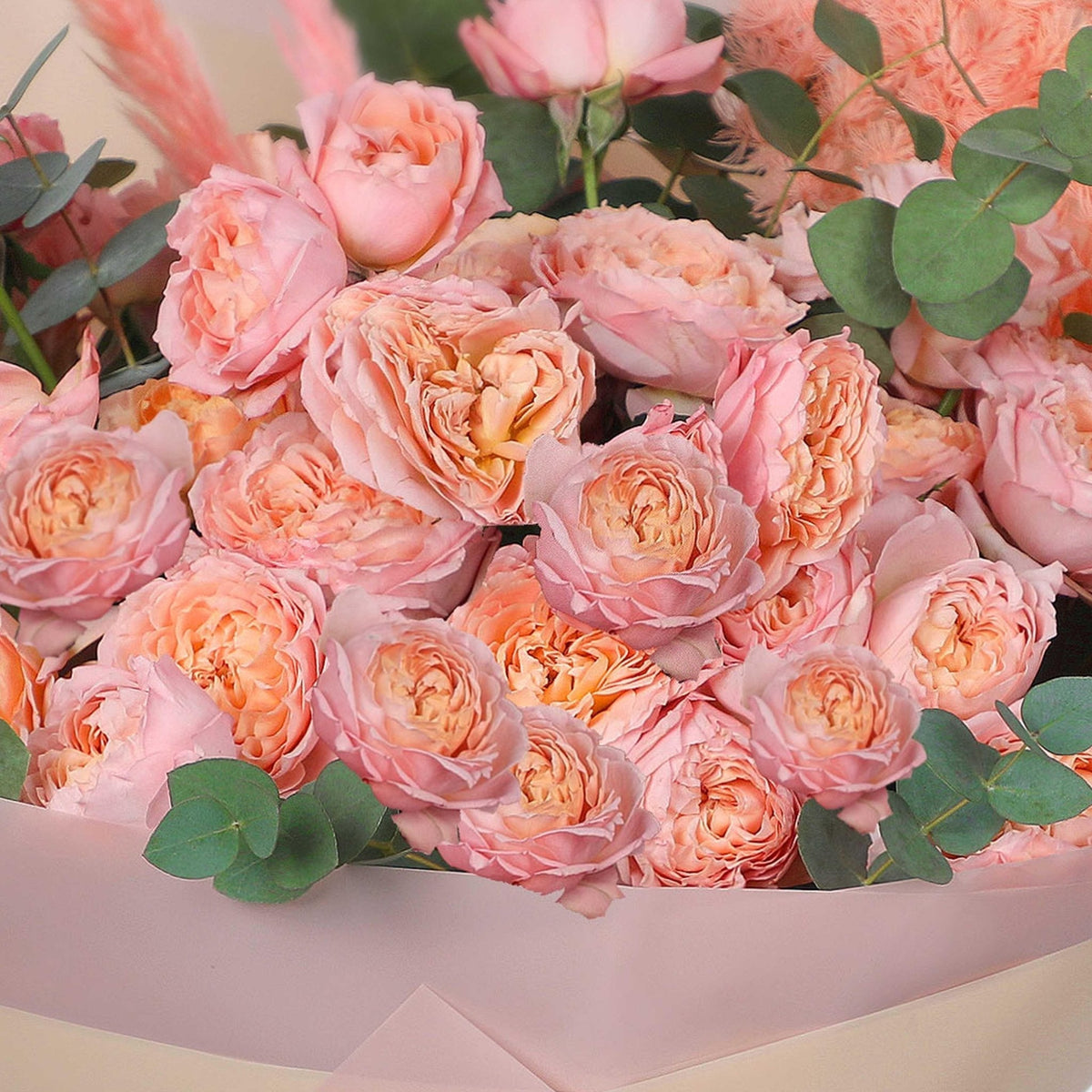 Julietta Peach in Box - Fresh Flowers - BLACK AND BLANC