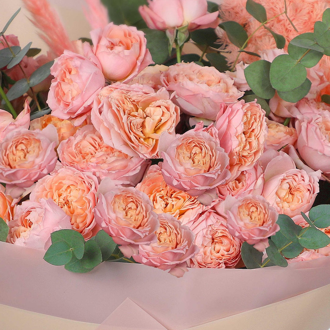 Julietta Peach in Box - Fresh Flowers - BLACK AND BLANC