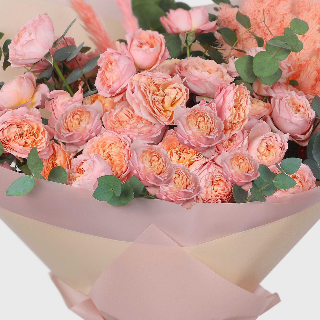 Julietta Peach in Box - Fresh Flowers - BLACK AND BLANC