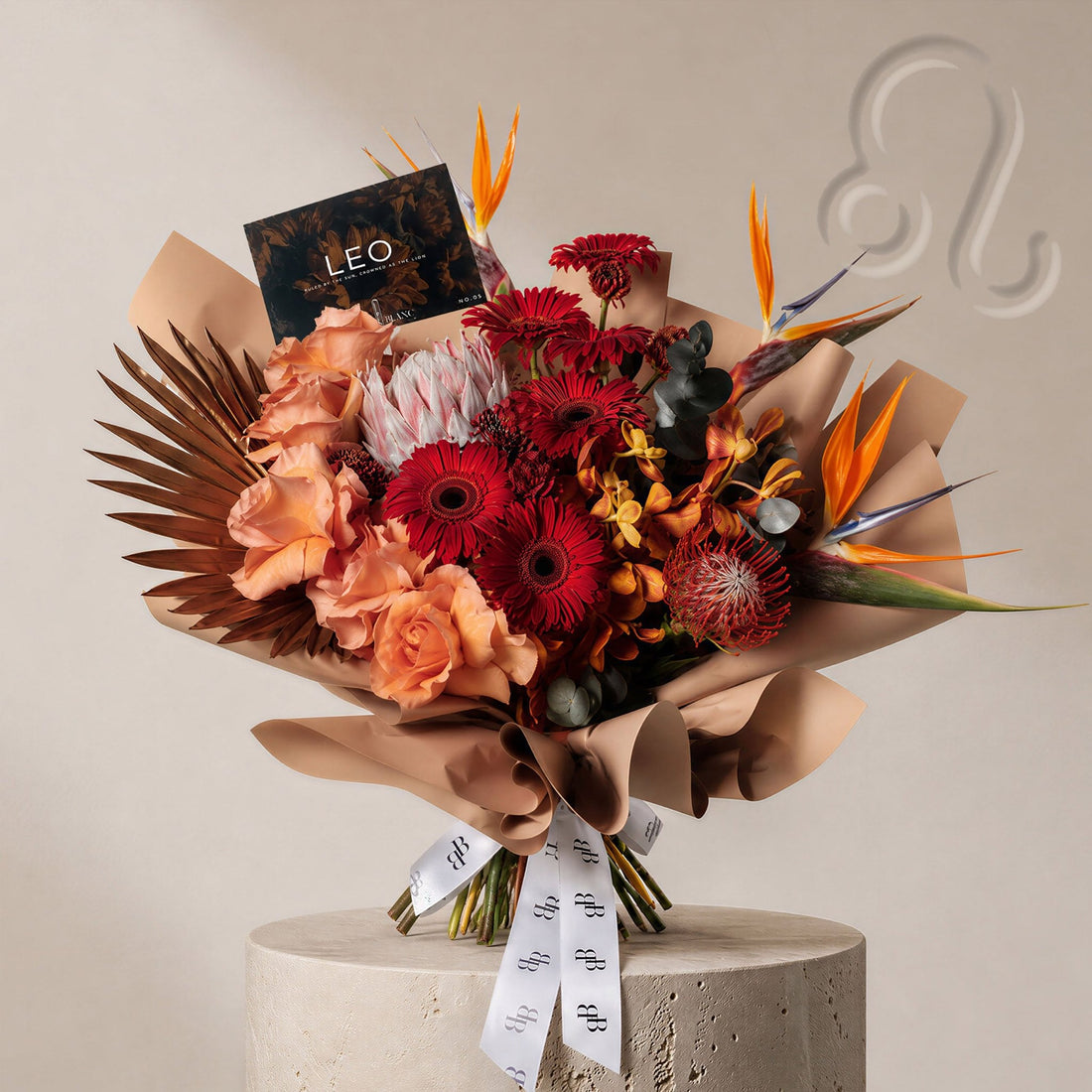 Leo - The Fire Bouquet - BLACK AND BLANC