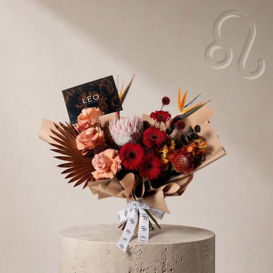 Leo - The Fire Bouquet - BLACK AND BLANC