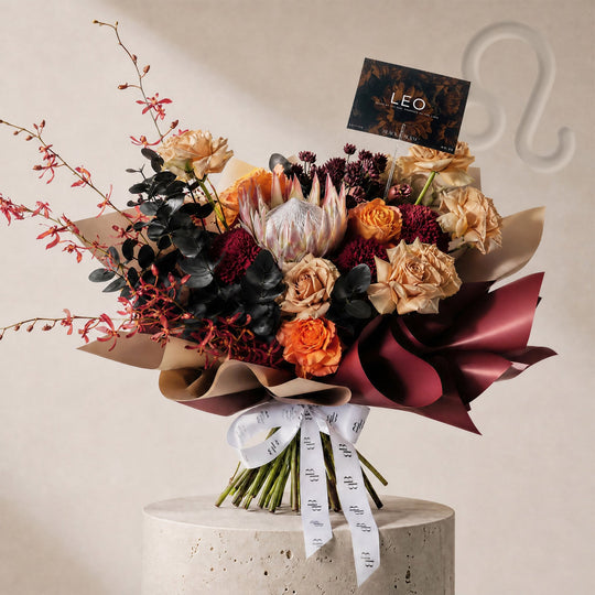Leo - The Reign Bouquet - BLACK AND BLANC