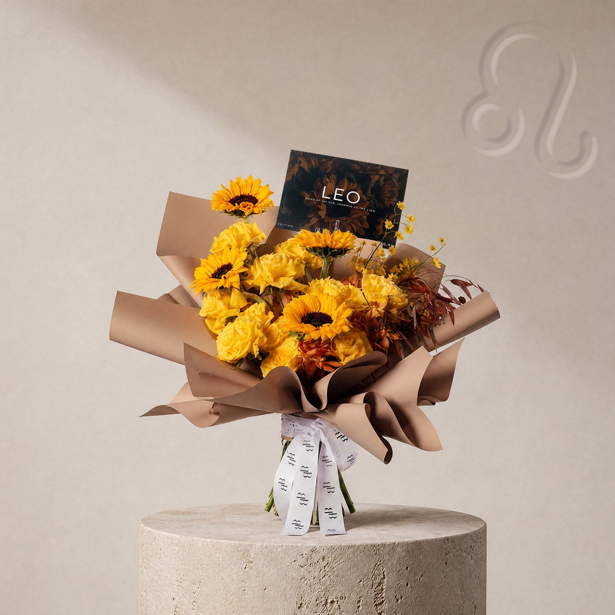 Leo - The Sun Bouquet - BLACK AND BLANC