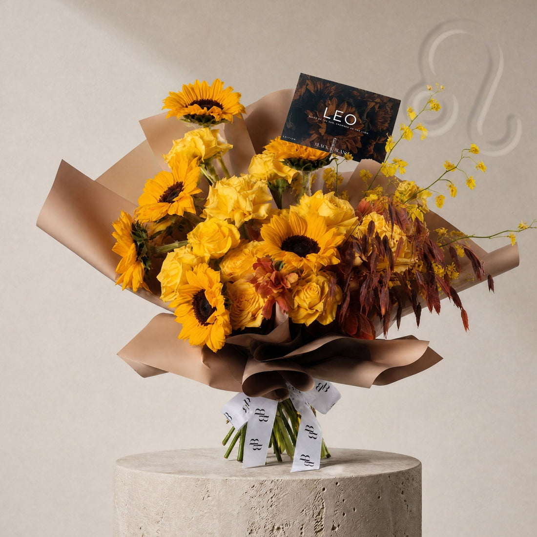 Leo - The Sun Bouquet - BLACK AND BLANC