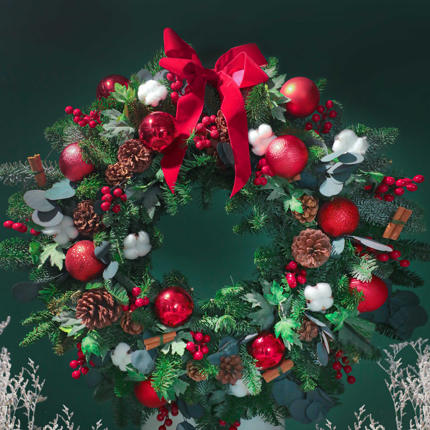 Luxe Mistletoe Wreath - Fresh Flowers