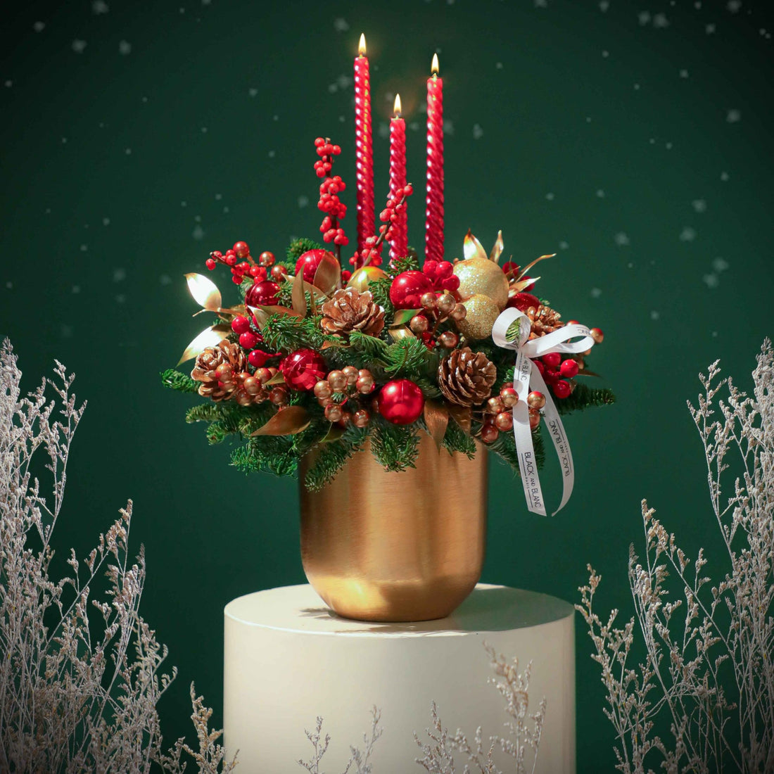 Majestic Holiday - Fresh Flowers - BLACK AND BLANC