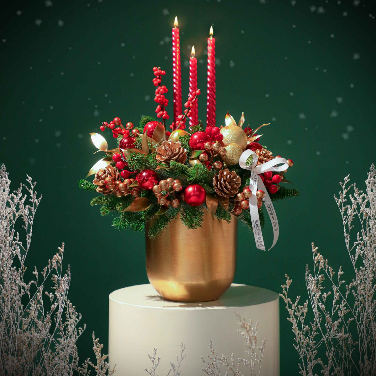 Majestic Holiday - Fresh Flowers - BLACK AND BLANC