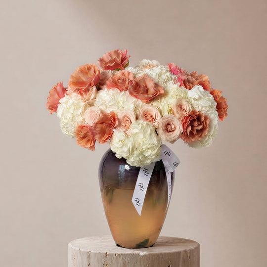 Marjan Roses in Lumiere Vase - BLACK AND BLANC
