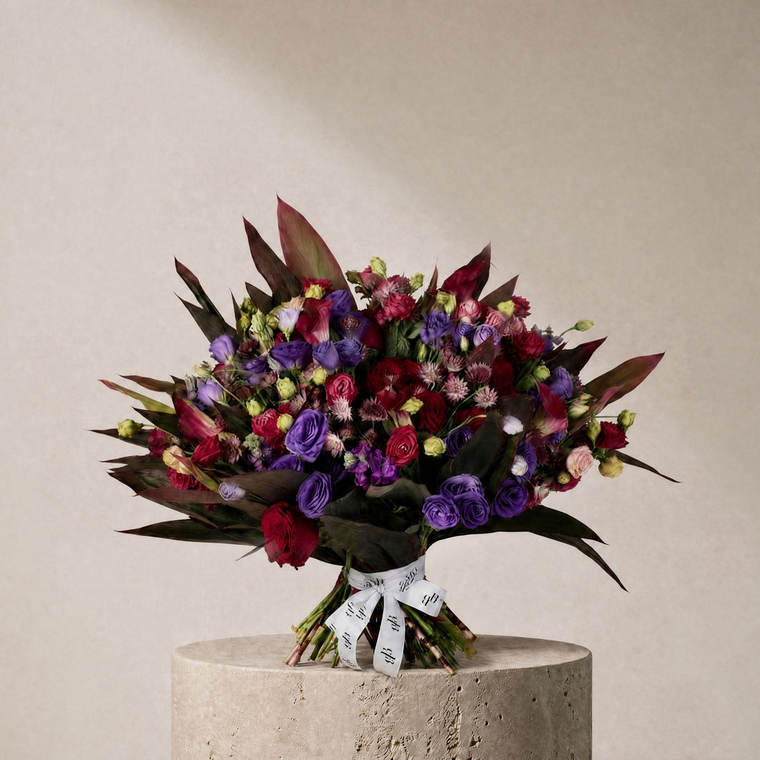 Meridian Bouquet - BLACK AND BLANC
