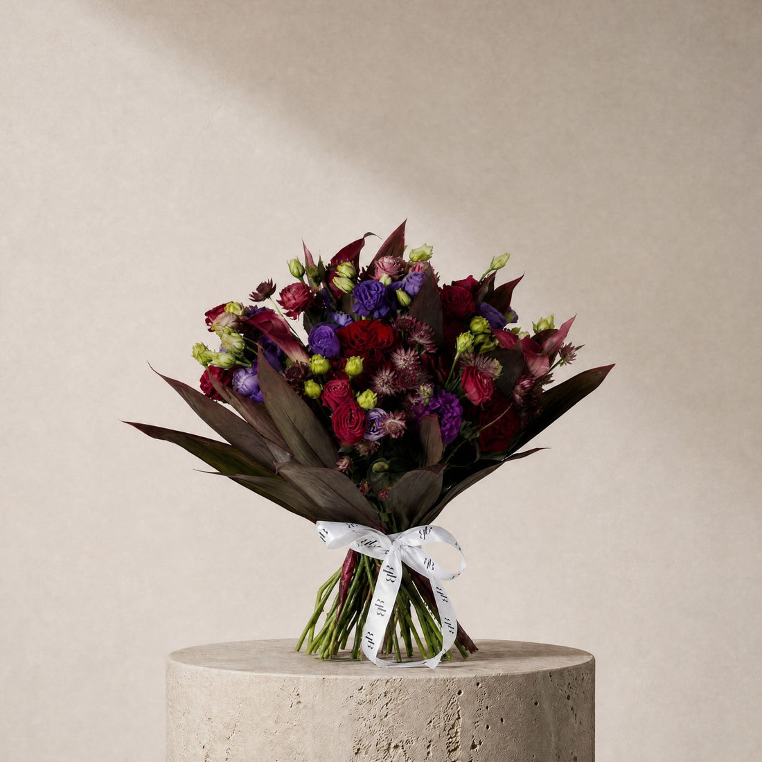 Meridian Bouquet - BLACK AND BLANC