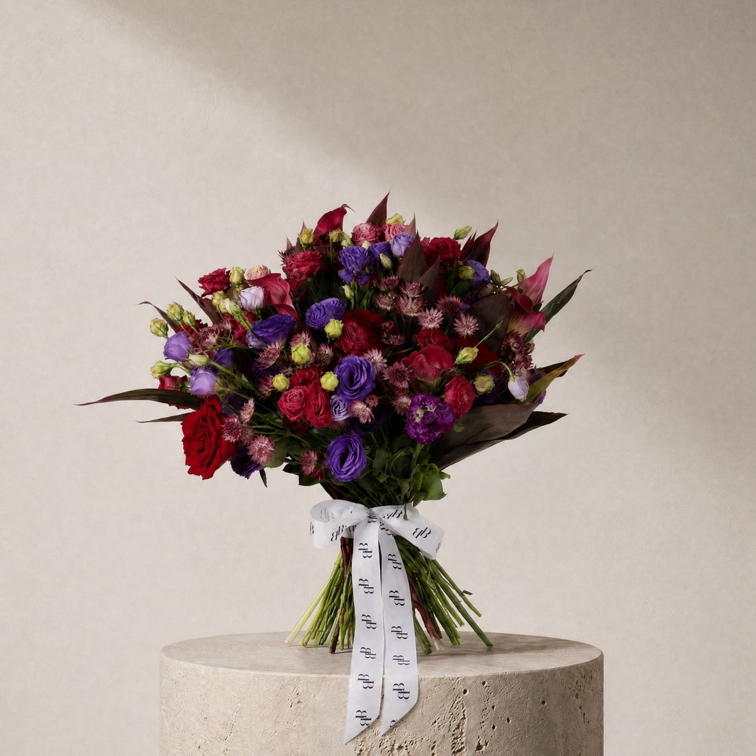 Meridian Bouquet - BLACK AND BLANC