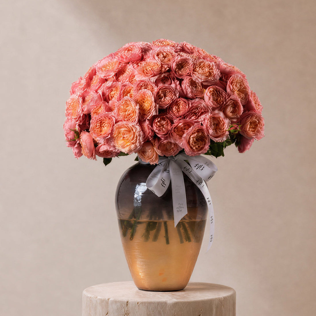 Mishmish Graden Roses in Lumiere Vase - BLACK AND BLANC