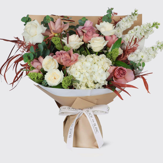 Mocha Majesty Bouquet - BLACK AND BLANC