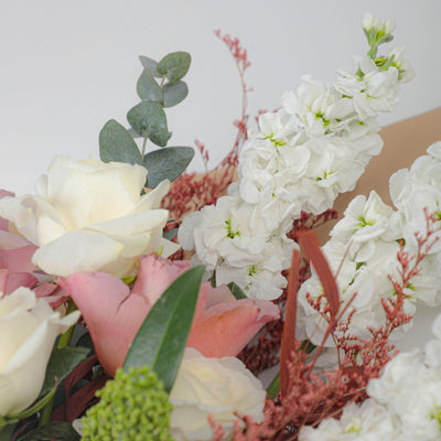 Mocha Majesty Bouquet - BLACK AND BLANC