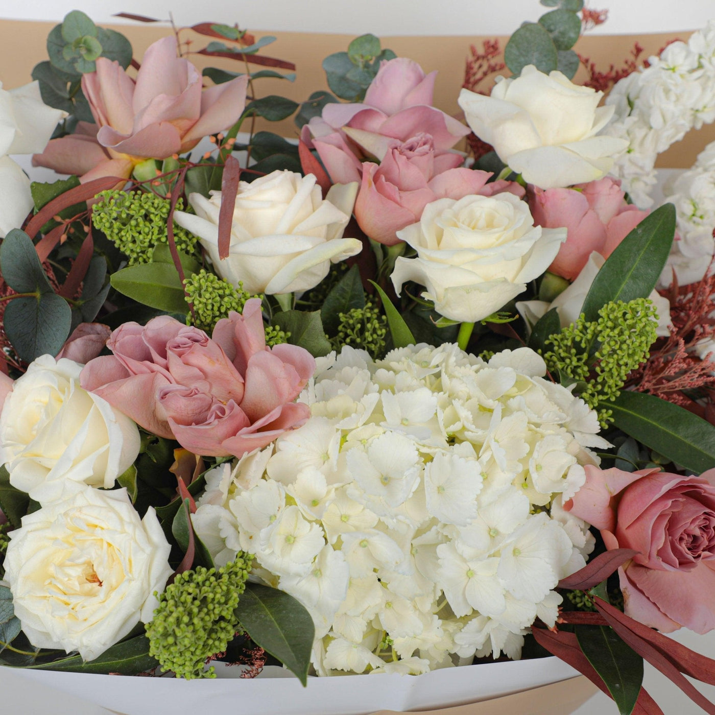 Mocha Majesty Bouquet - BLACK AND BLANC