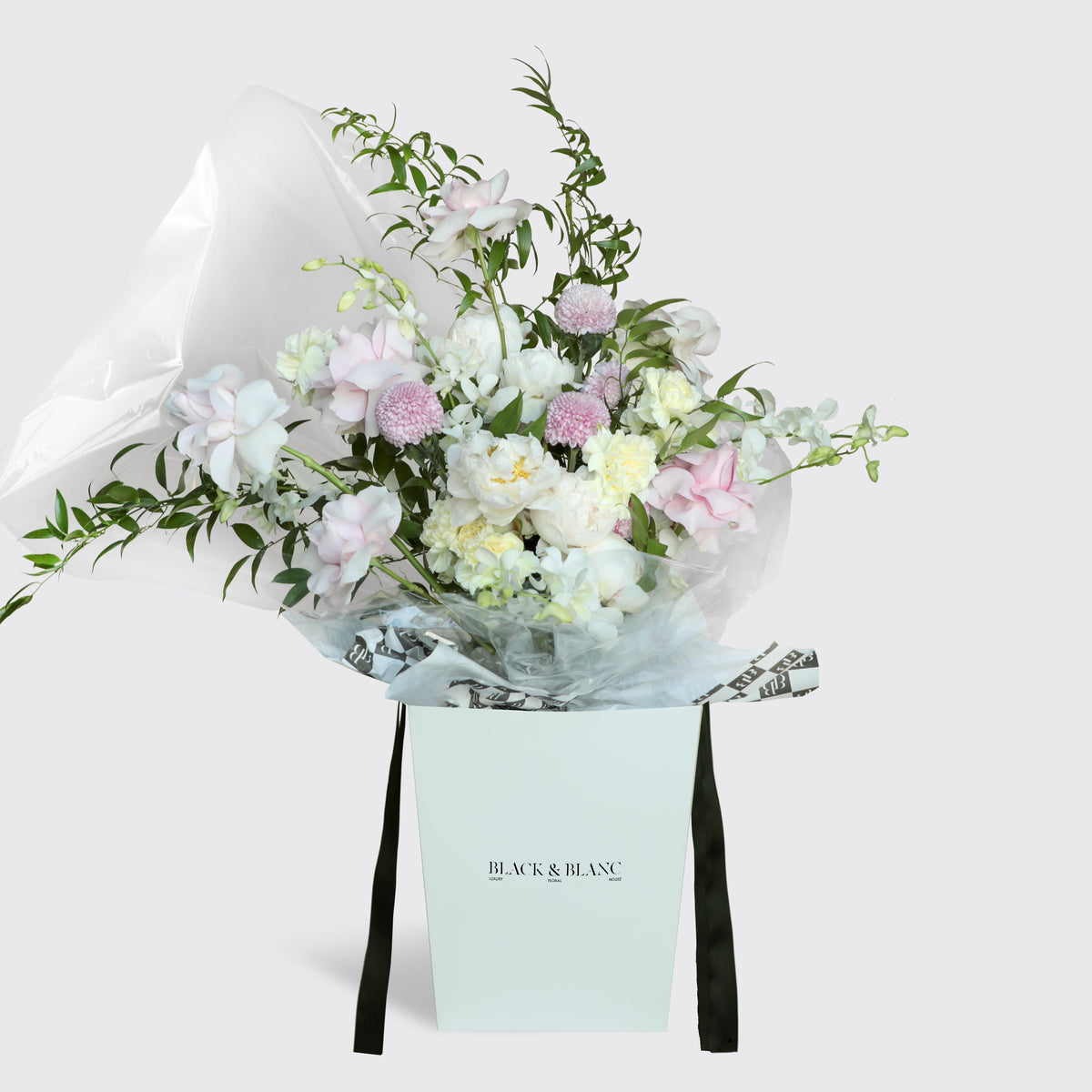 Букет из пастельных пионов