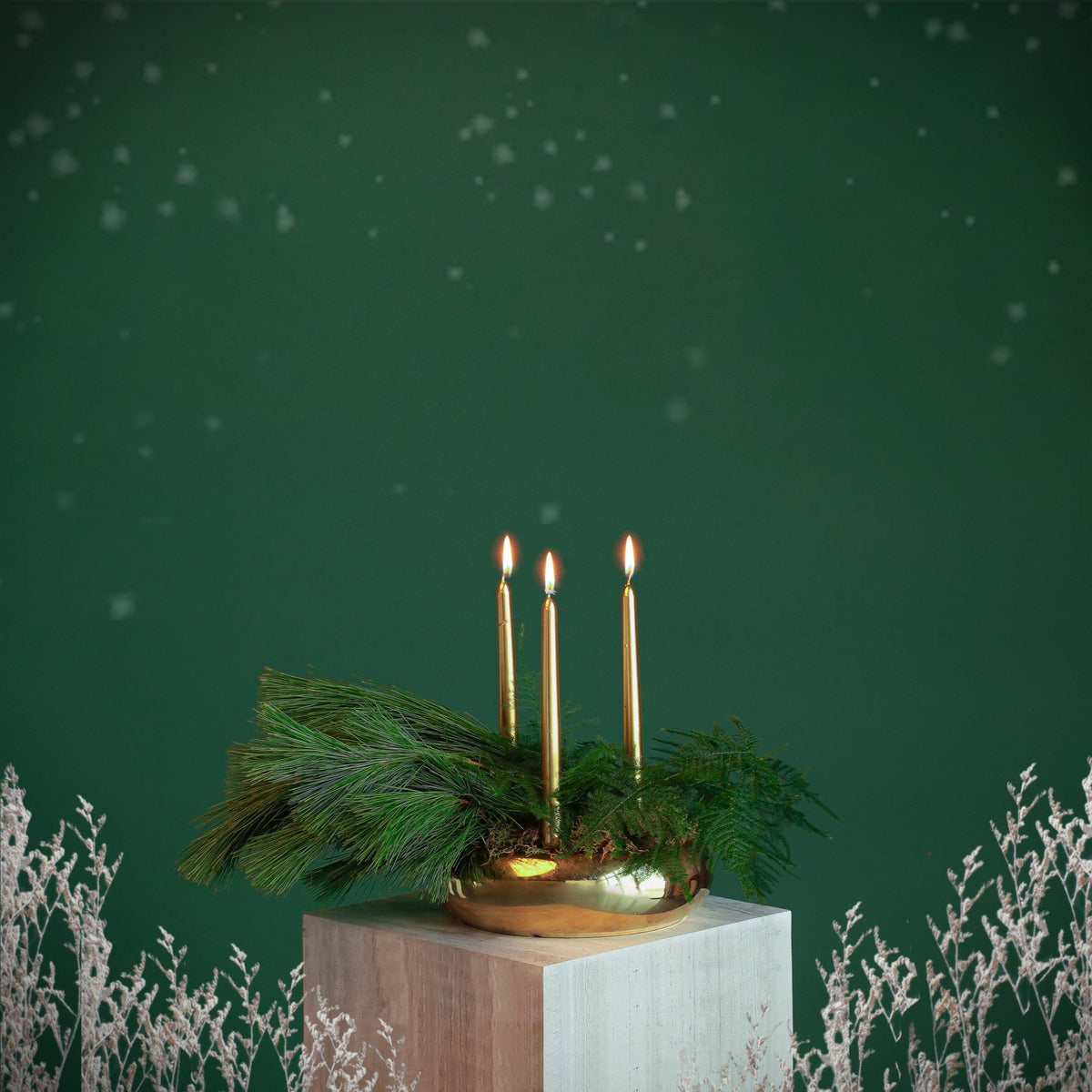 Pine Centerpiece - BLACK AND BLANC