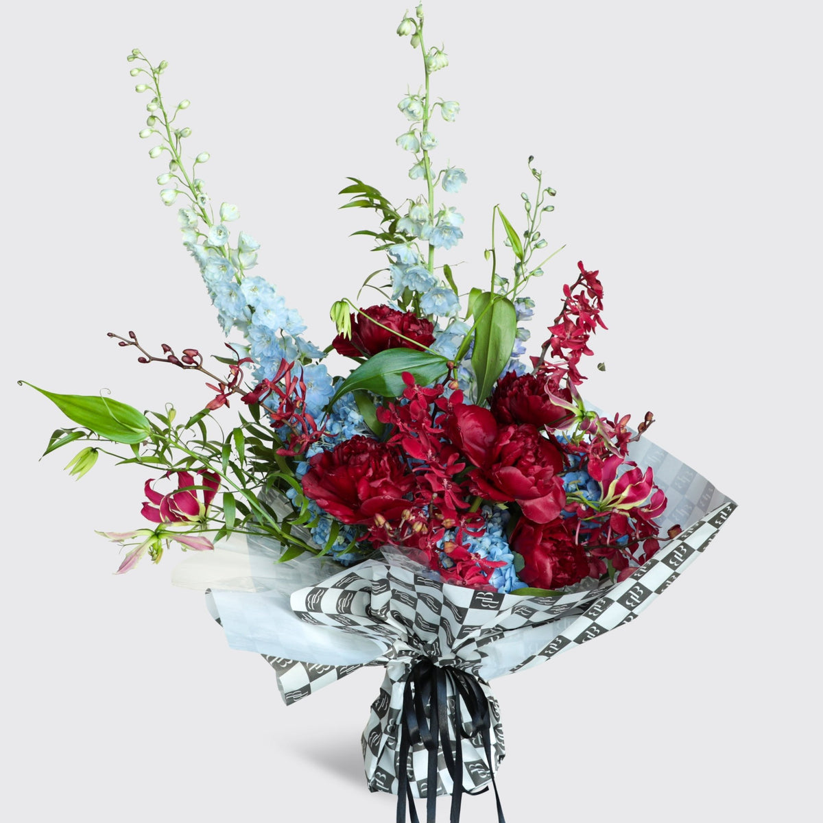 Red Charm Bouquet - BLACK AND BLANC