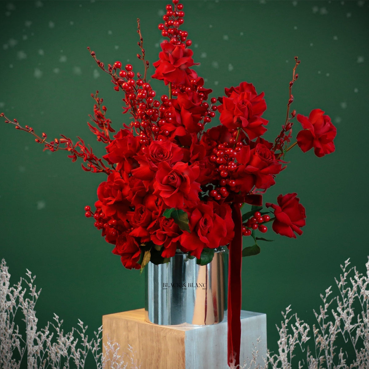 Red Forest in Box - Fresh Flowers - BLACK AND BLANC