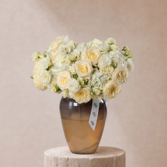 Rimal Roses in Lumiere Vase - BLACK AND BLANC