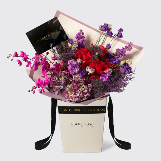 Royal Ovation Bouquet - BLACK AND BLANC