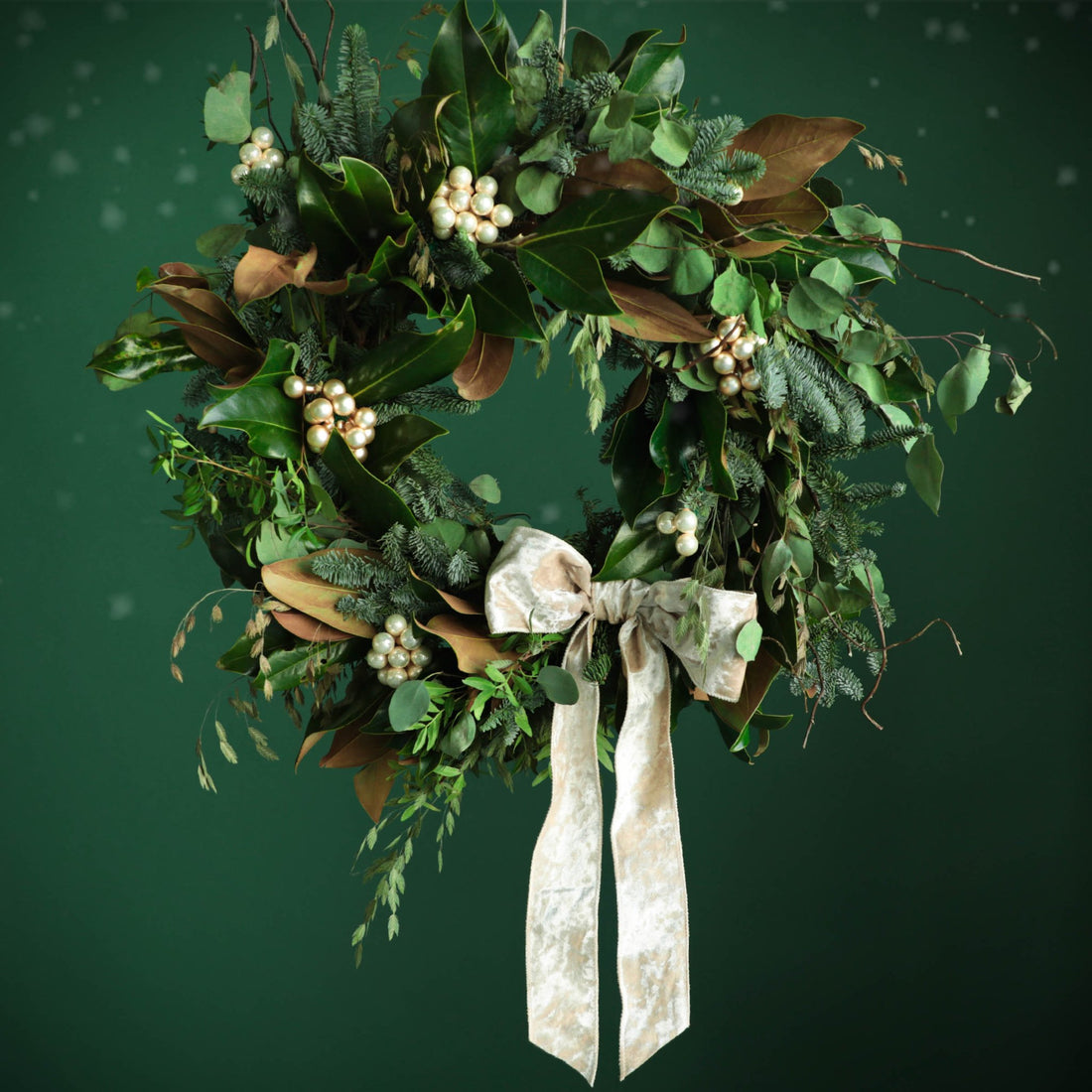 Rustic Wreath Gold Ball - BLACK AND BLANC