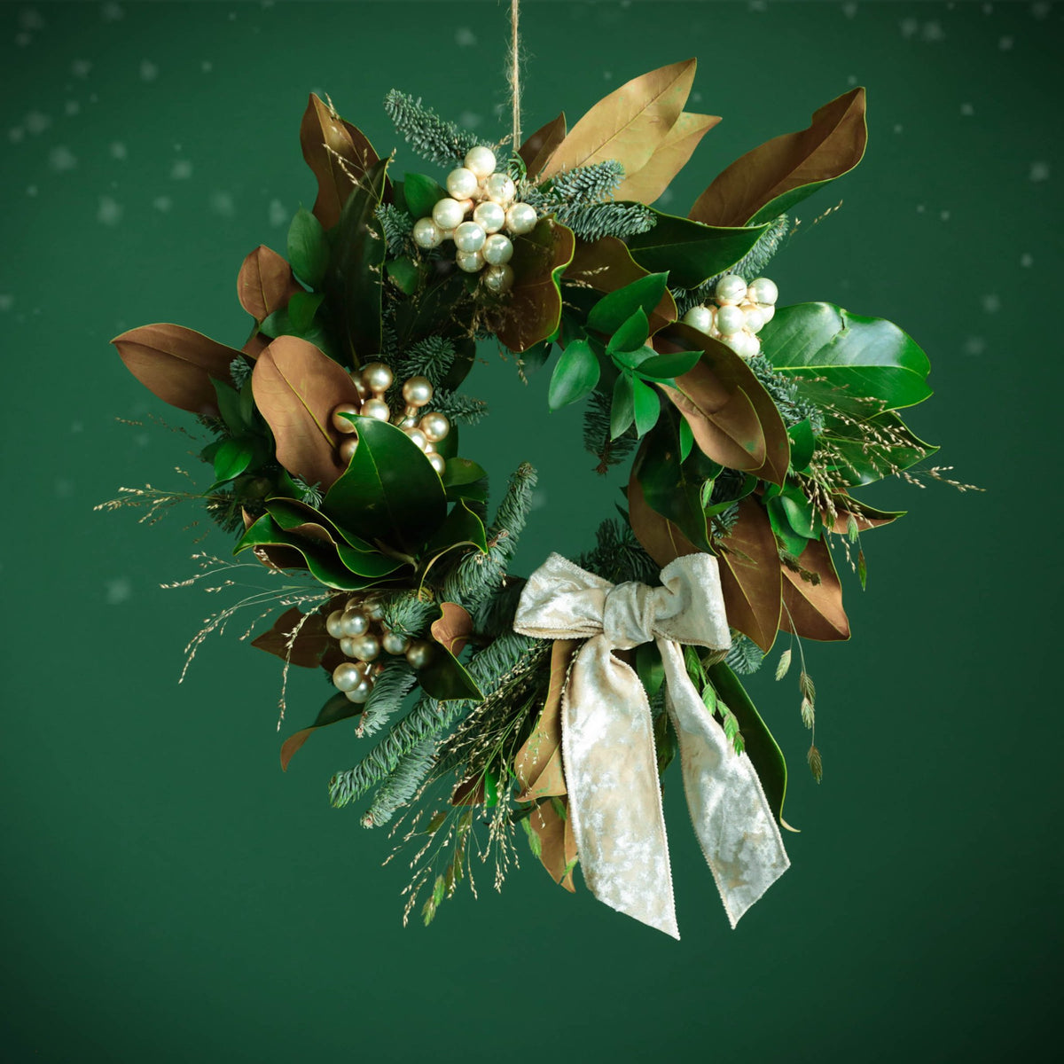 Rustic Wreath Gold Ball - BLACK AND BLANC