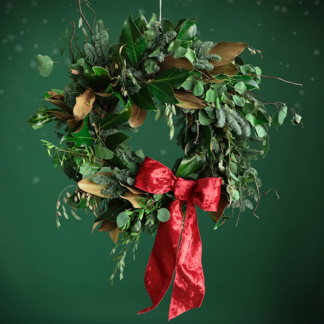 Rustic Wreath with Red Bow - BLACK AND BLANC