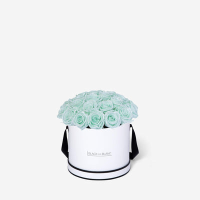 Satin Tiffany BouqBox - Infinity Roses - BLACK AND BLANC