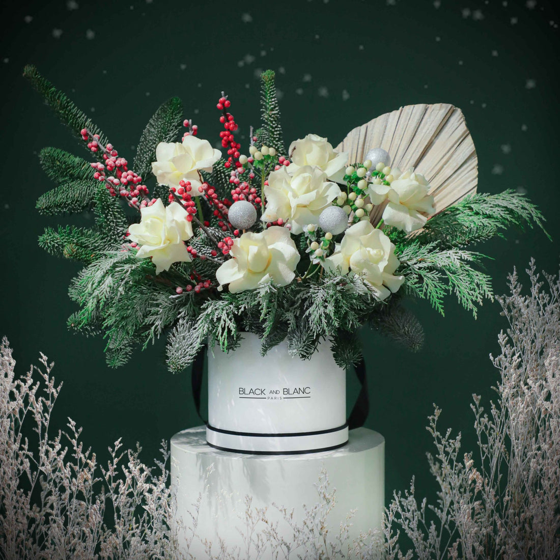 Snowy Bliss in Box - Fresh Flowers - BLACK AND BLANC