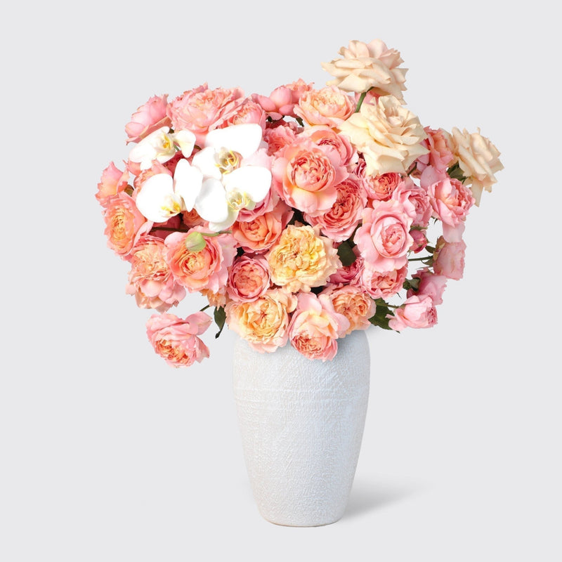Soft Harmony in Vase - BLACK AND BLANC