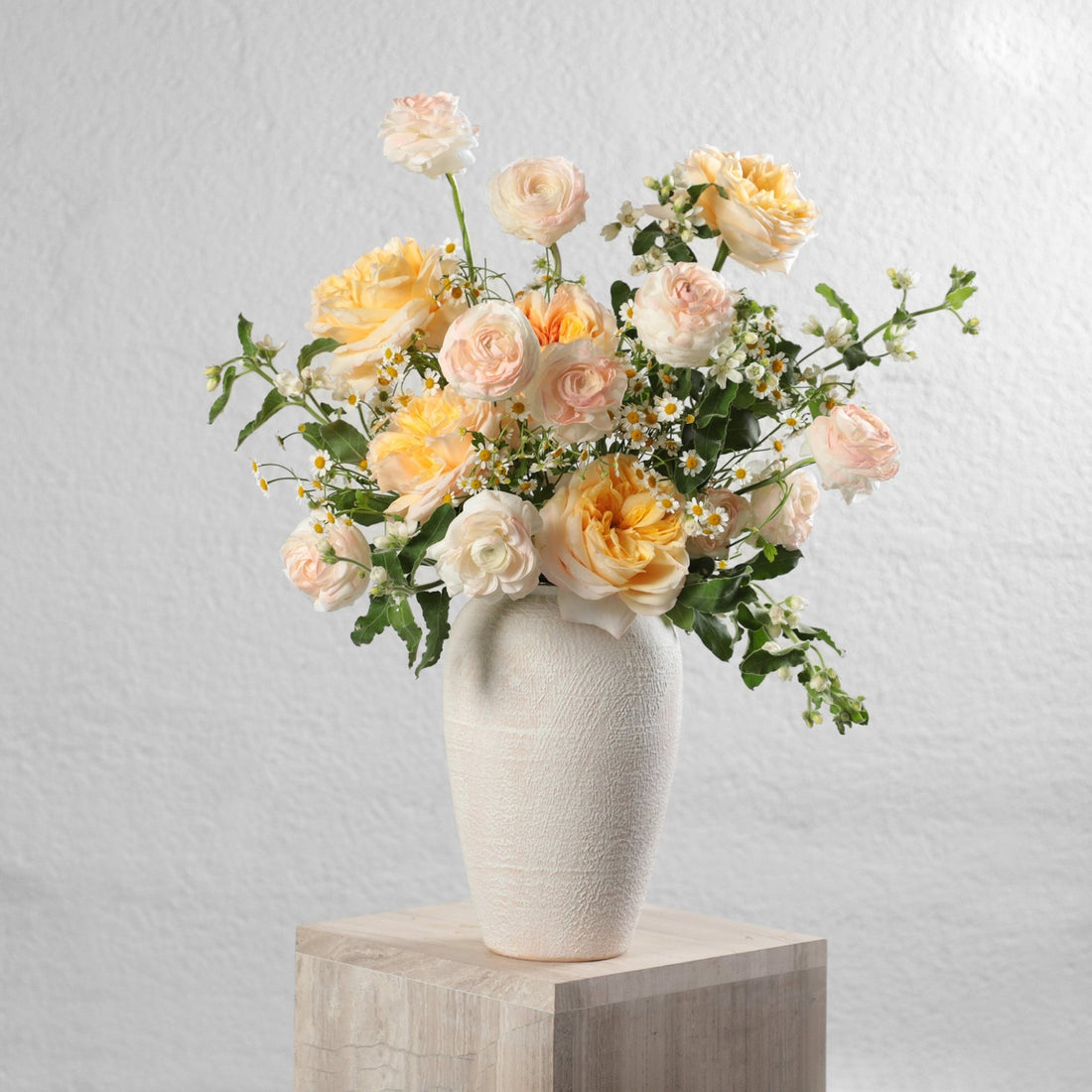 Sunlit Garden in Vase - BLACK AND BLANC