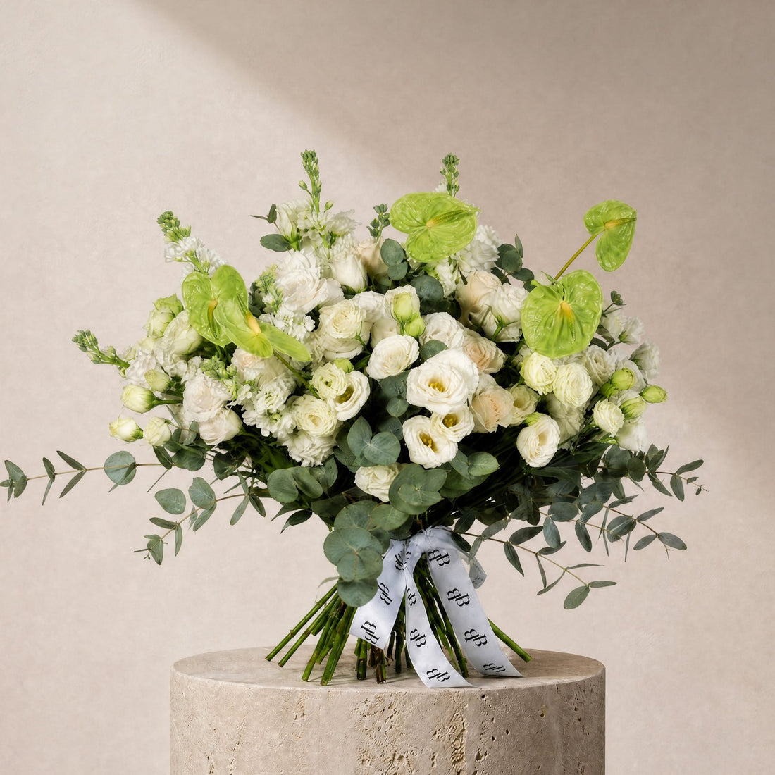 Tenure Bouquet - BLACK AND BLANC