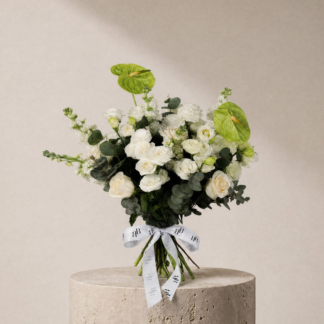 Tenure Bouquet - BLACK AND BLANC