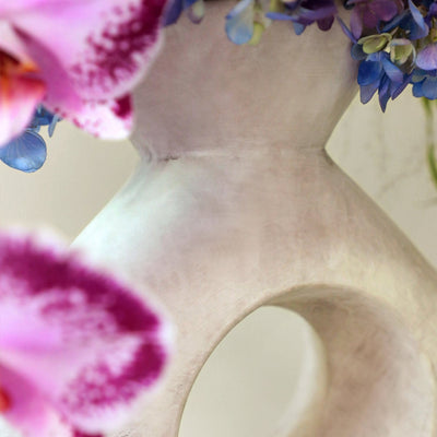 Tropical and Whisper in Vase - BLACK AND BLANC