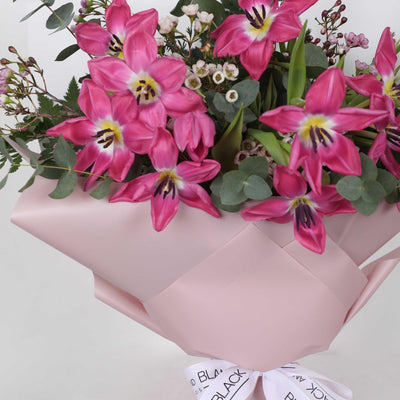 Tulipe de Rose Bouquet - BLACK AND BLANC