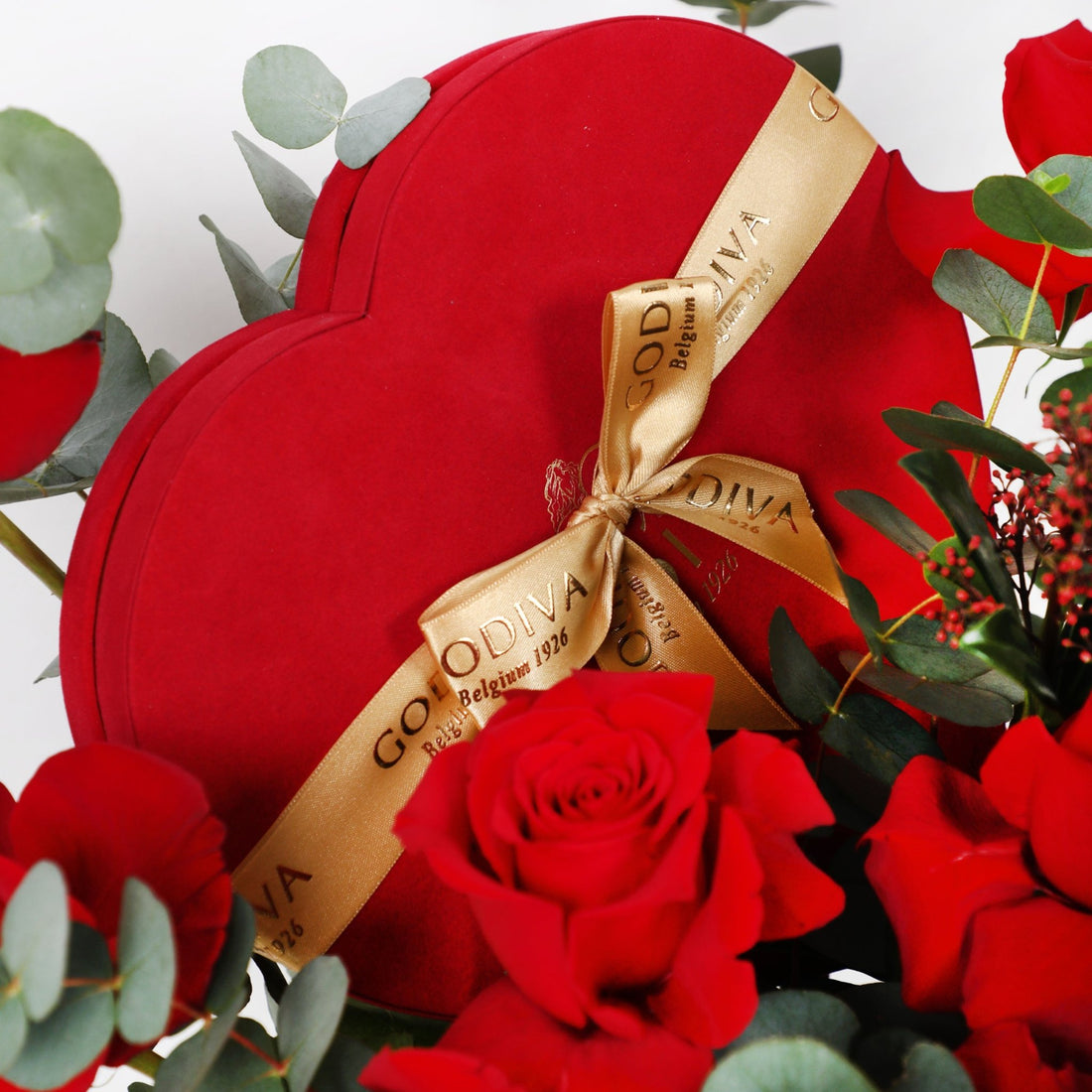 Velvet Heart Assortment - BLACK & BLANC