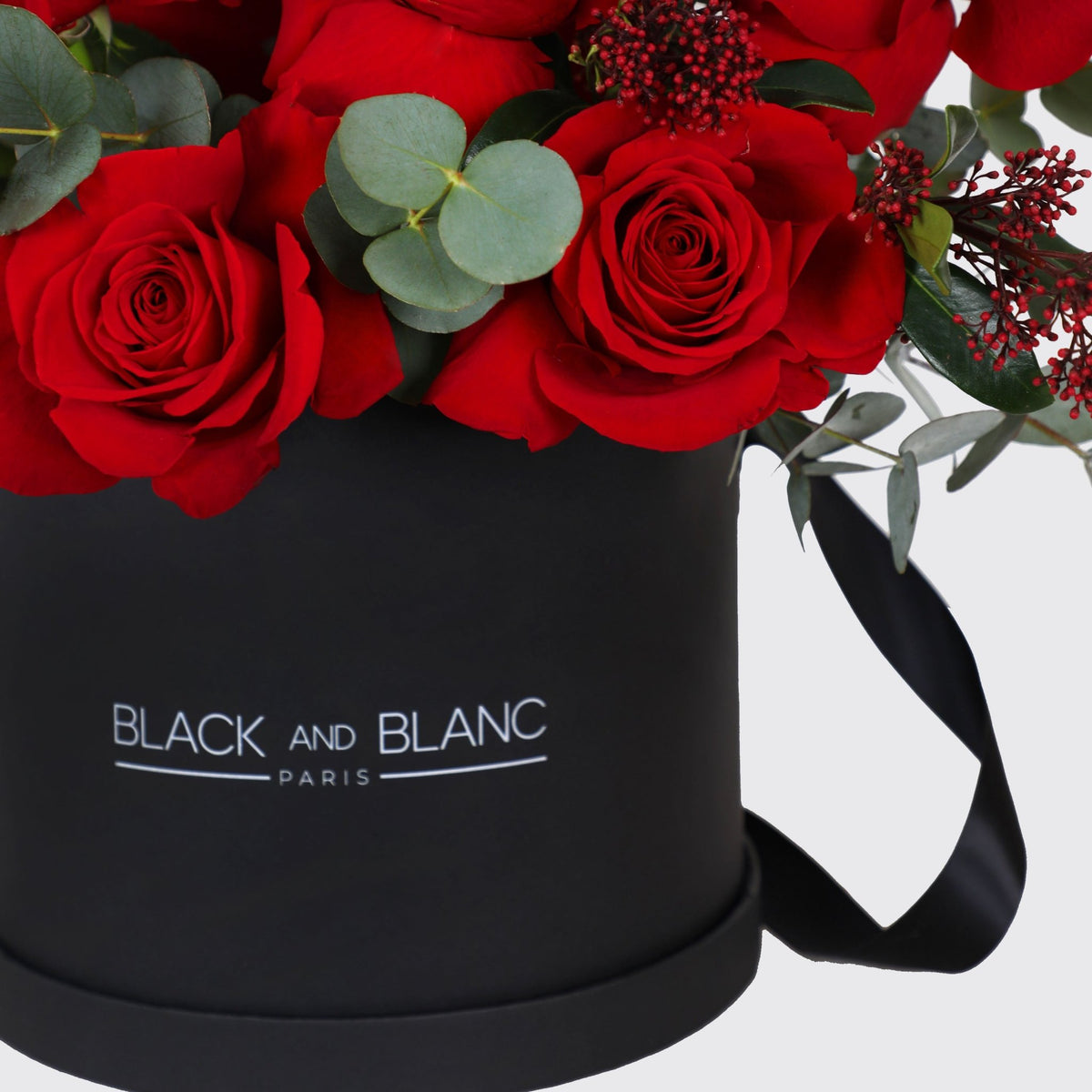 Velvet Heart Assortment - BLACK & BLANC