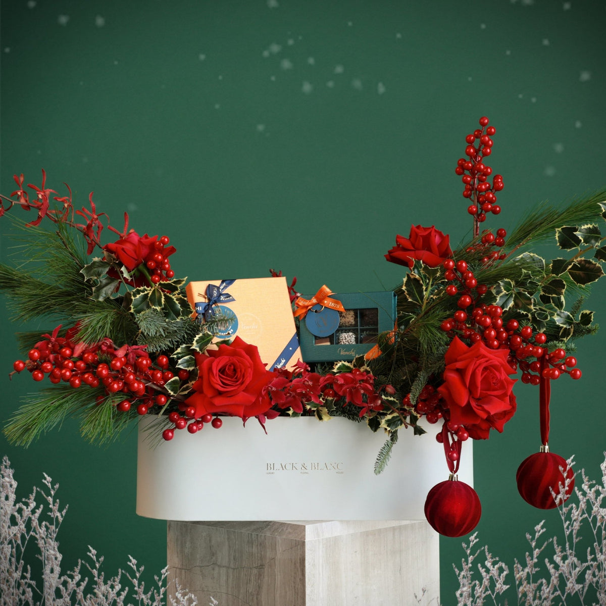 Venchi Christmas Chocolate Hamper - BLACK AND BLANC