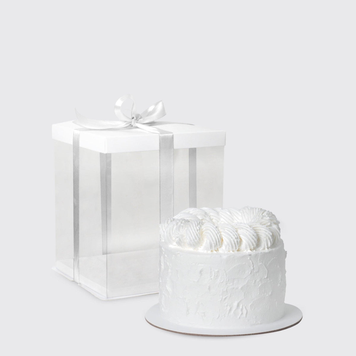 Whispering White with Cake and Balloons - BLACK AND BLANC