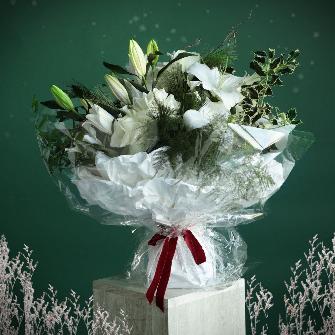White Christmas Bouquet - BLACK AND BLANC