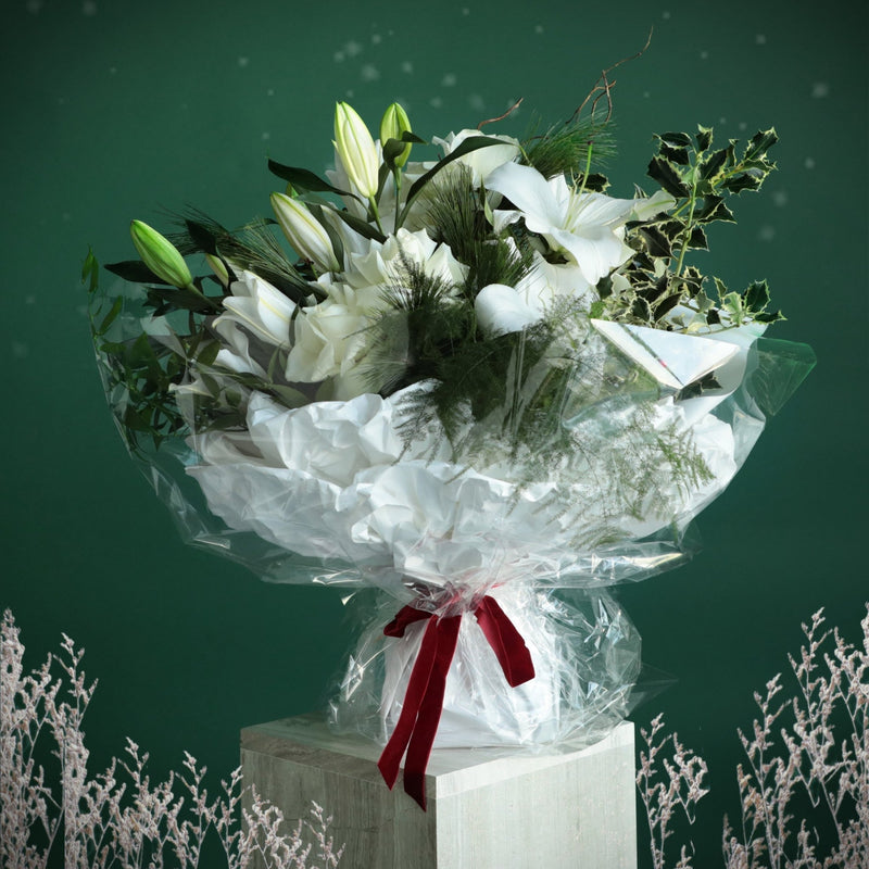 White Christmas Bouquet - BLACK AND BLANC