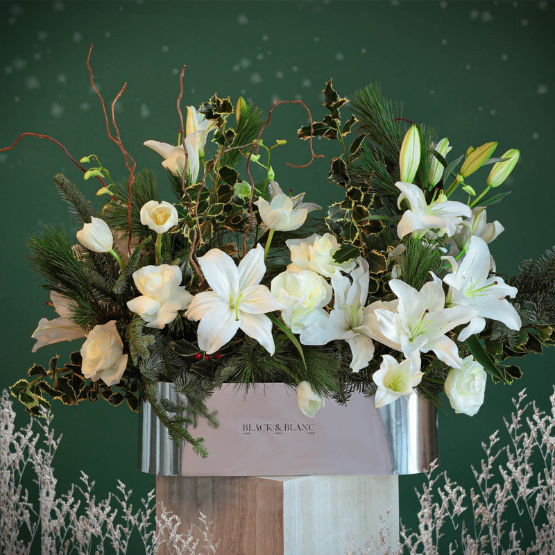 White Christmas in Half Meter Box - Fresh Flowers - BLACK AND BLANC