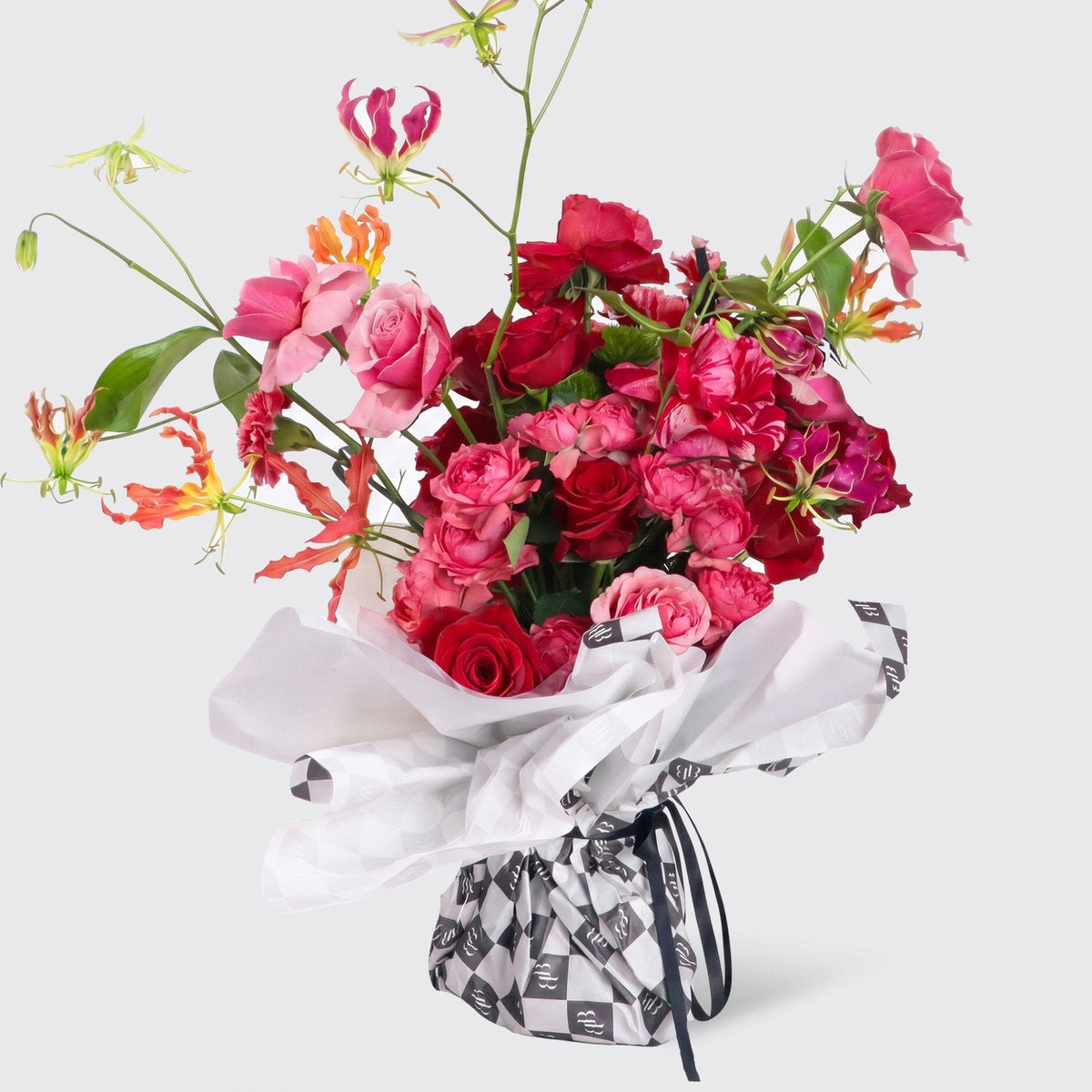 White Queen Bouquet - BLACK AND BLANC