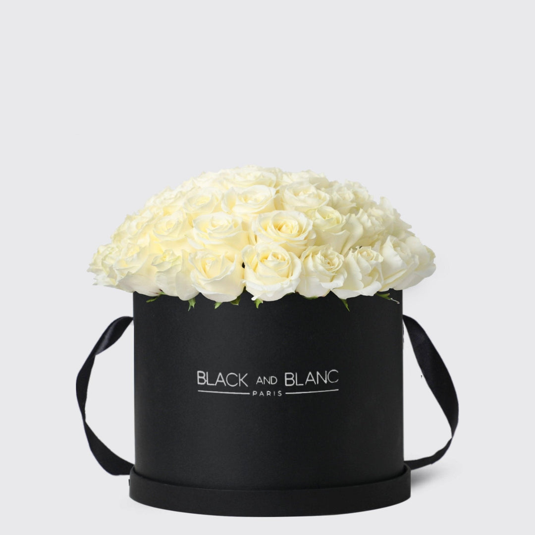 White Roses in Box - BLACK AND BLANC