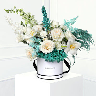 Breakfast at Tiffany's BouqBox - Fresh Flowers - BLACK AND BLANC
